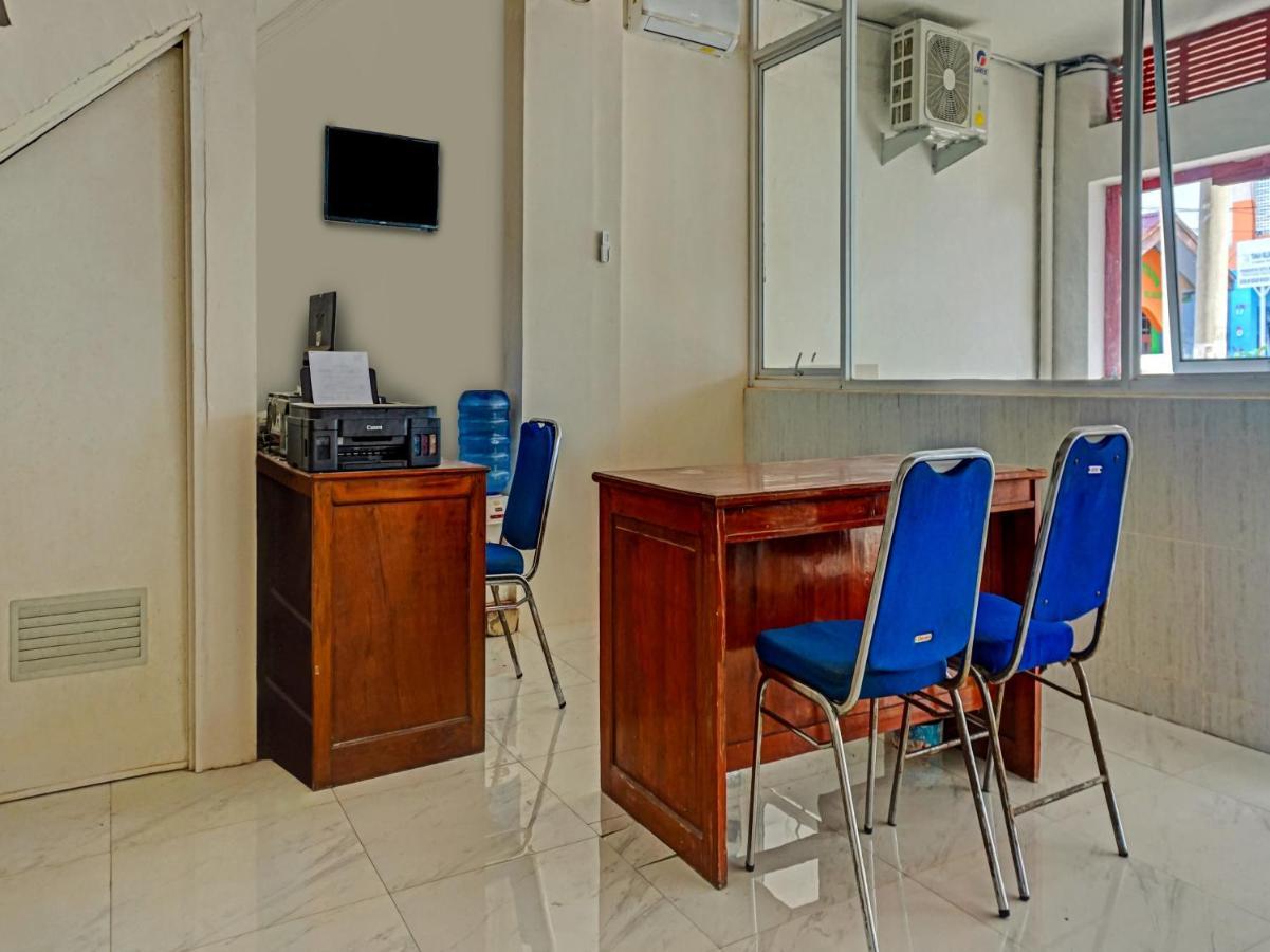 Reddoorz At Jalan Somba Opu Losari Makassar Exterior photo